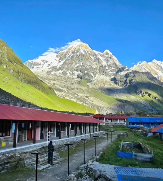 अन्नपूर्ण आधार शिविरबाट हिमालको अद्भुत दृश्यसँगै शुभप्रभात