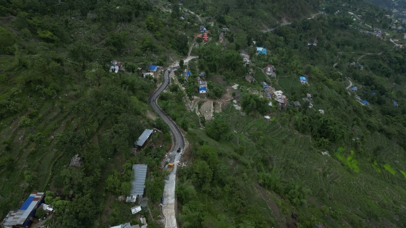 ‘ट्र्याक’ खुलेको १७ वर्षपछि सडक कालोपत्र