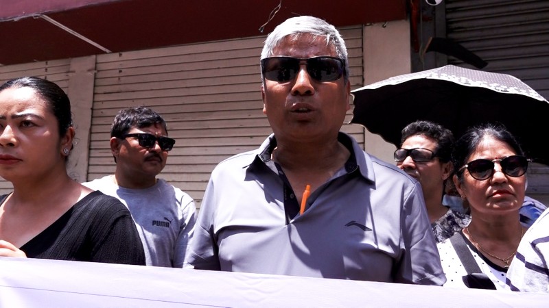 सुनचाँदी व्यवसायीको आन्दोलन जारी, भक्तपुरका व्यवसायीले न्यूरोडमा गरे प्रदर्शन