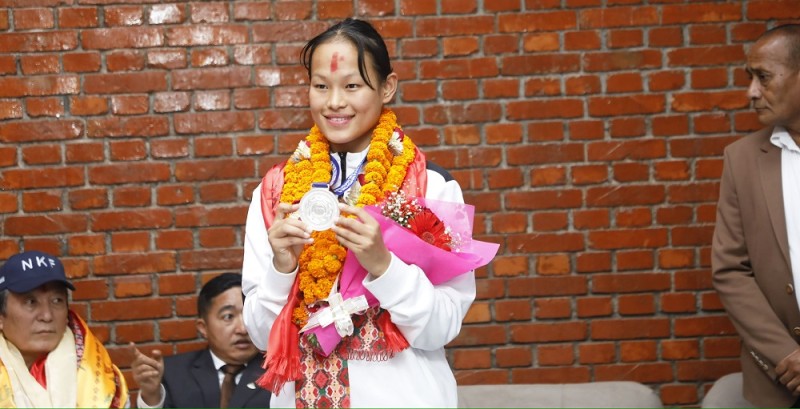 स्वर्ण विजेता एरिका सम्मानित