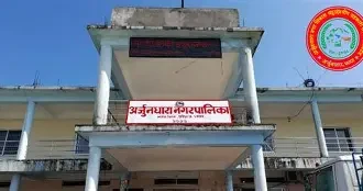 अर्जुनधाराका किसानलाई मकै रोप्ने मेसिन वितरण