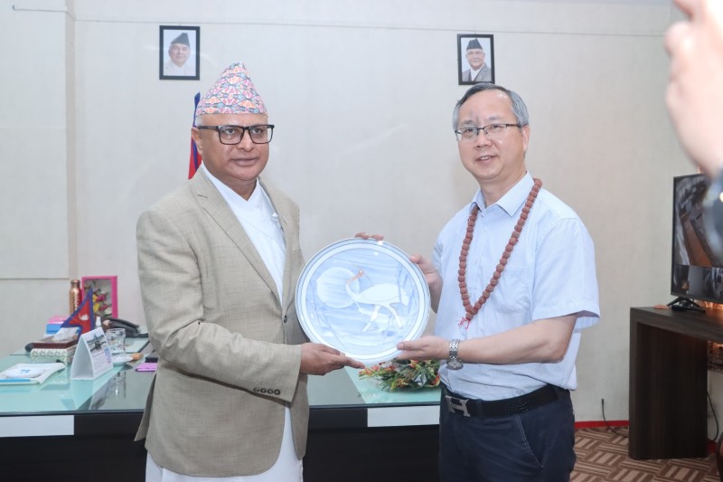 कोशी प्रदेशका मुख्यमन्त्री हिक्मत कुमार कार्की र नेपालका लागि चिनियाँ राजदूत चेन सोंगबीच विराटनगरमा शिष्टाचार भेटवार्ता भएको छ