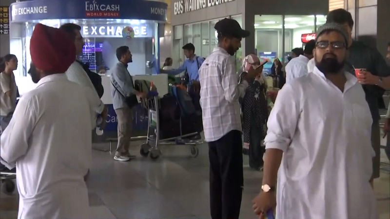 द्वन्द्वग्रस्त इरानमा फसेका तीन नेपालीसहित २७२ भारतीय दिल्ली आइपुगे 