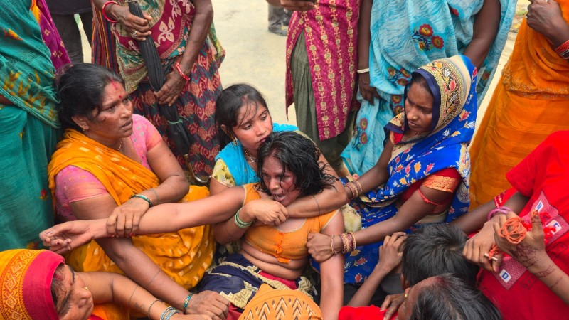 प्रादेशिक अस्पताल सिरहामा बालकको मृत्युपछि तनाव, अस्पताल अगाडि प्रदर्शन 