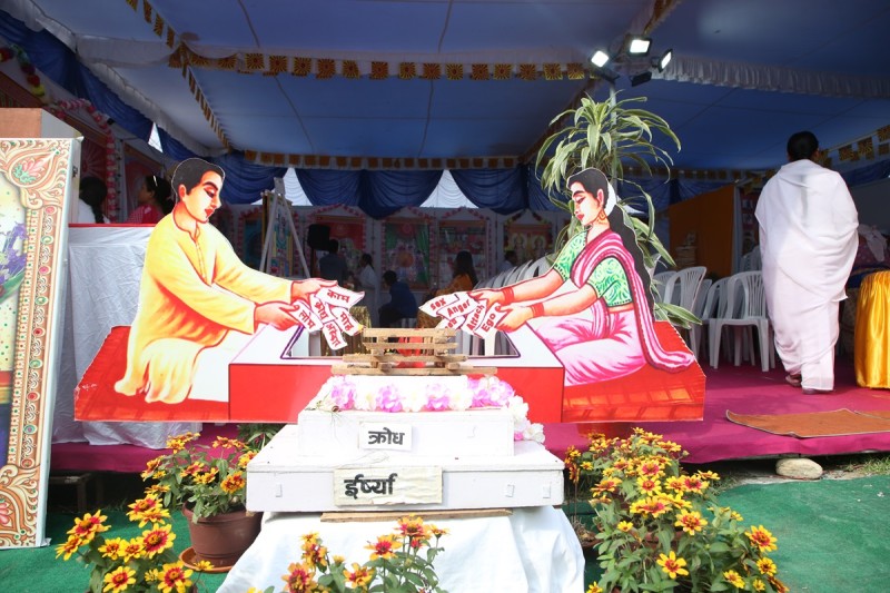 गण्डकी कोटिहोममा दिनबन्धु, राधिका दासी र चन्द्रकला सखीले कथा बाचन गर्ने