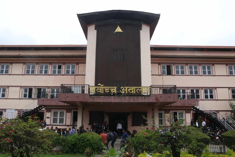 “नेपाली कांग्रेस विशेष महाधिवेशन विवाद: देउवा–खड्काले थापा नेतृत्वको कार्यसमिति रोक्न सर्वोच्चमा रिट दायर”