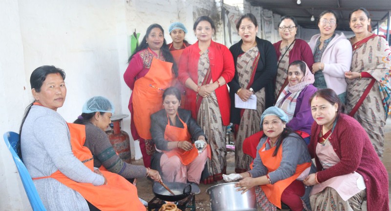 रोटी बनाउने सीप सिक्दै, आयआर्जनमा जोडिँदै