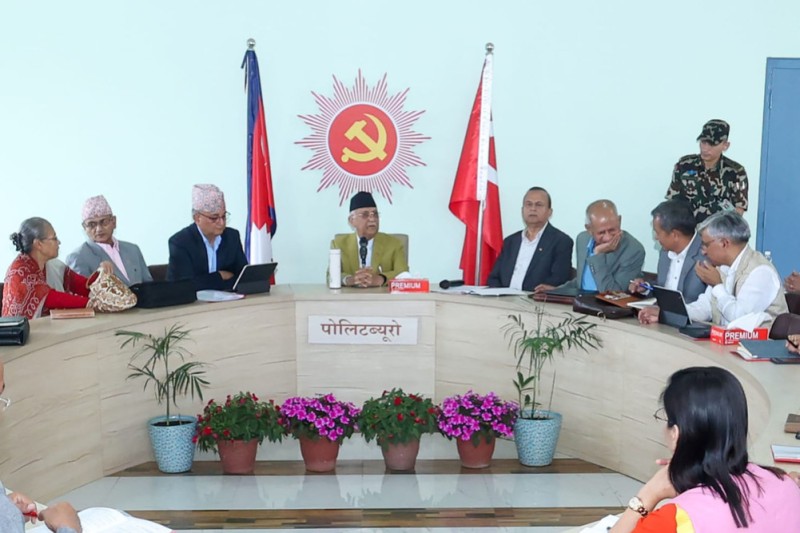 एमाले पोलिटब्युरो बैठक जारी, विधान संशोधन प्रस्तावमाथि छलफल