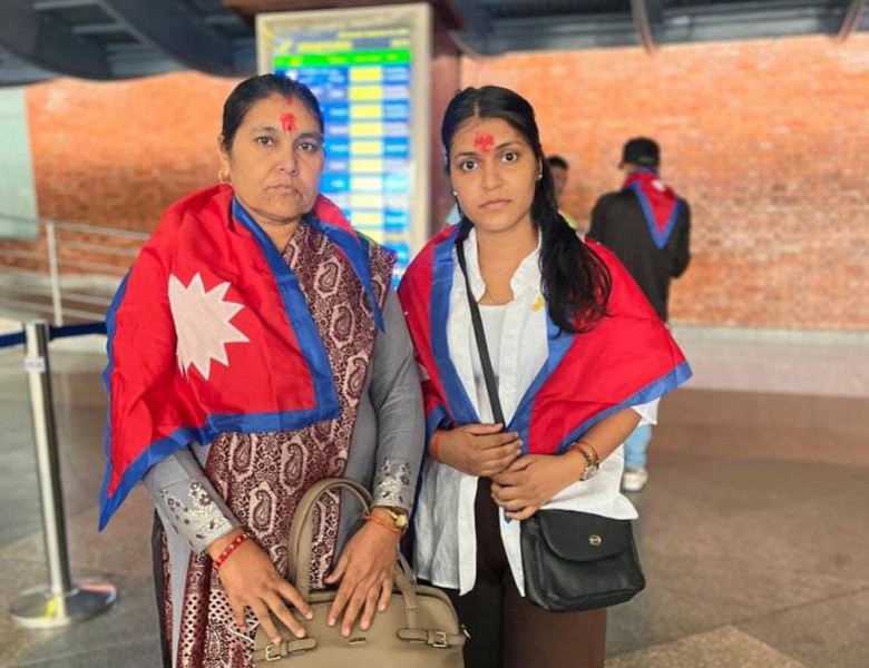 विपिनको रिहाइका लागि आमा र बहिनी अमेरिका प्रस्थान
