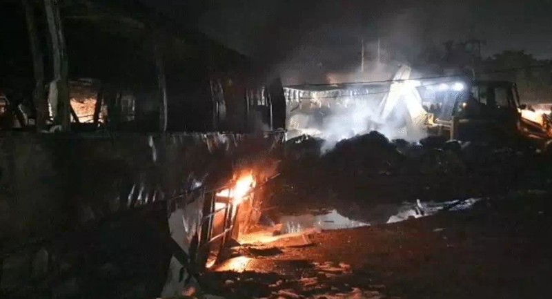 यूपी बसमा आगलागी : दुई नेपालीको मृत्यु, सात जना अस्पताल भर्ना