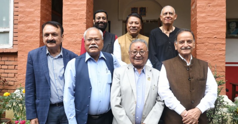 कांग्रेस नेताहरूको सुझाव : गठबन्धन बलियो बनाउँदै संविधान संशोधनको प्रक्रिया अघि बढाउन सरकारलाई आग्रह