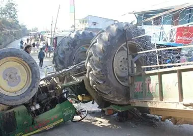 ट्र्याक्टर दुर्घटनामा सहचालकको मृत्यु