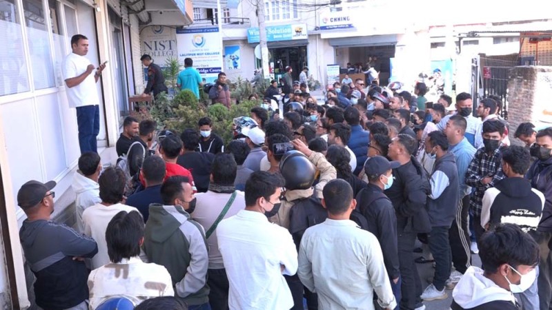 ईपीएस कोरिया शाखा घेराउ: भाषा परीक्षा पास गरेर पनि कोरिया पठाउन ढिलाइ भएको भन्दै आन्दोलन