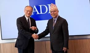 अर्थमन्त्री खनाल र एसियाली विकास बैंकका अध्यक्षबीच भेट