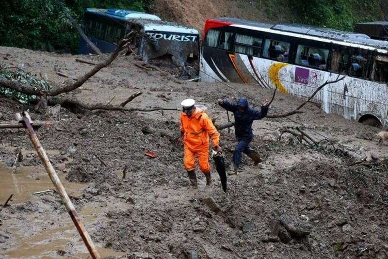 झ्याप्लेखोलामा २३ शव निकालियो, मृत्यु हुनेको संख्या ३७ पुग्यो