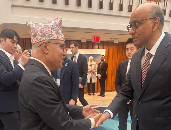 सिङ्गापुरका राष्ट्रपति थरमनसँग अर्थमन्त्री खनालको भेट