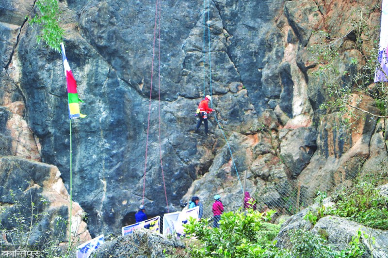 चट्टान आरोहणको केन्द्र बन्दै चुनपहरा