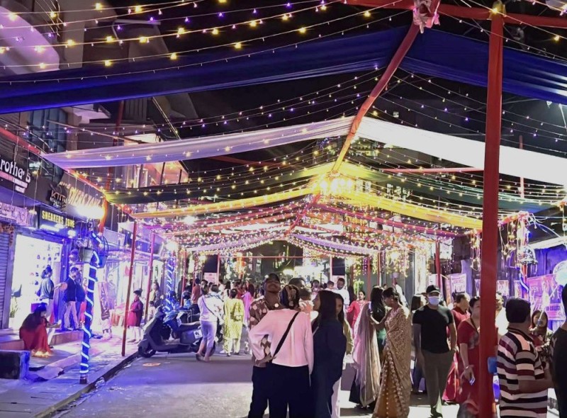 झिलिमिली बत्तीले चम्किएको धरान