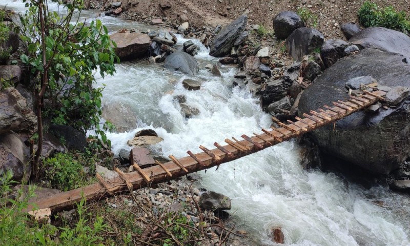 मल्टिस्पान झोलुङ्गे पुल निर्माण